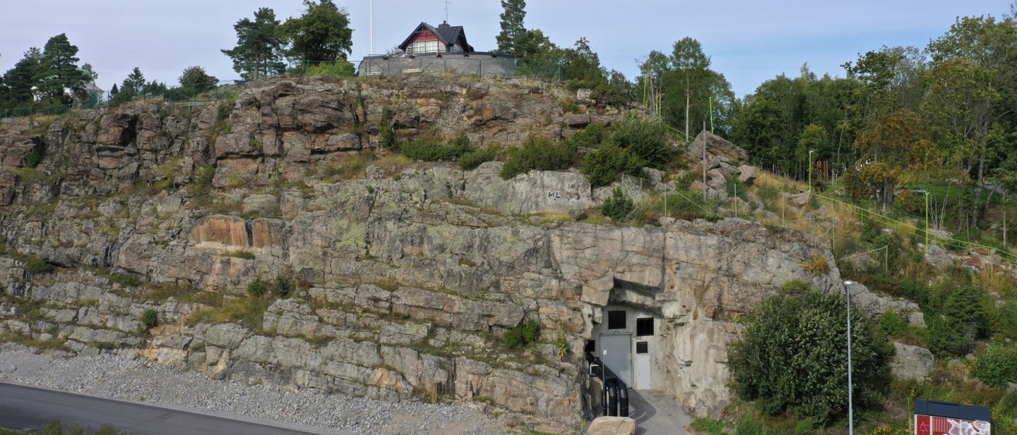 Under Köpmanberget i Hudiksvall finns två vattenmagasin på totalt 90 000 kubikmeter.