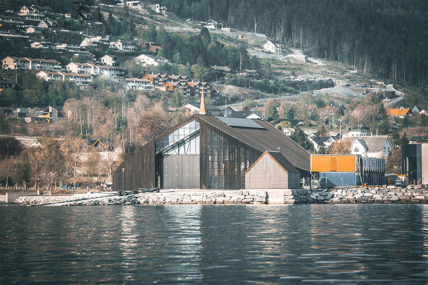 Vikingacentret i  Nordfjordeid lockar många turister.. Foto: Ruben Solvedt.