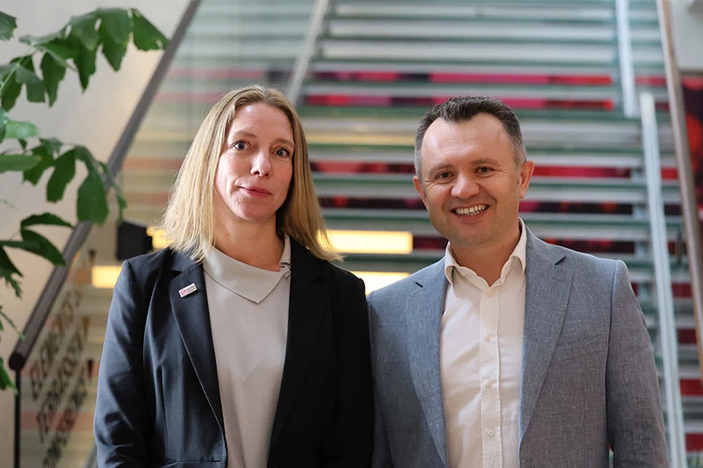 Energiföretagens nya ordförande Sezgin Kadin tillsammans med vd Åsa Pettersson. 