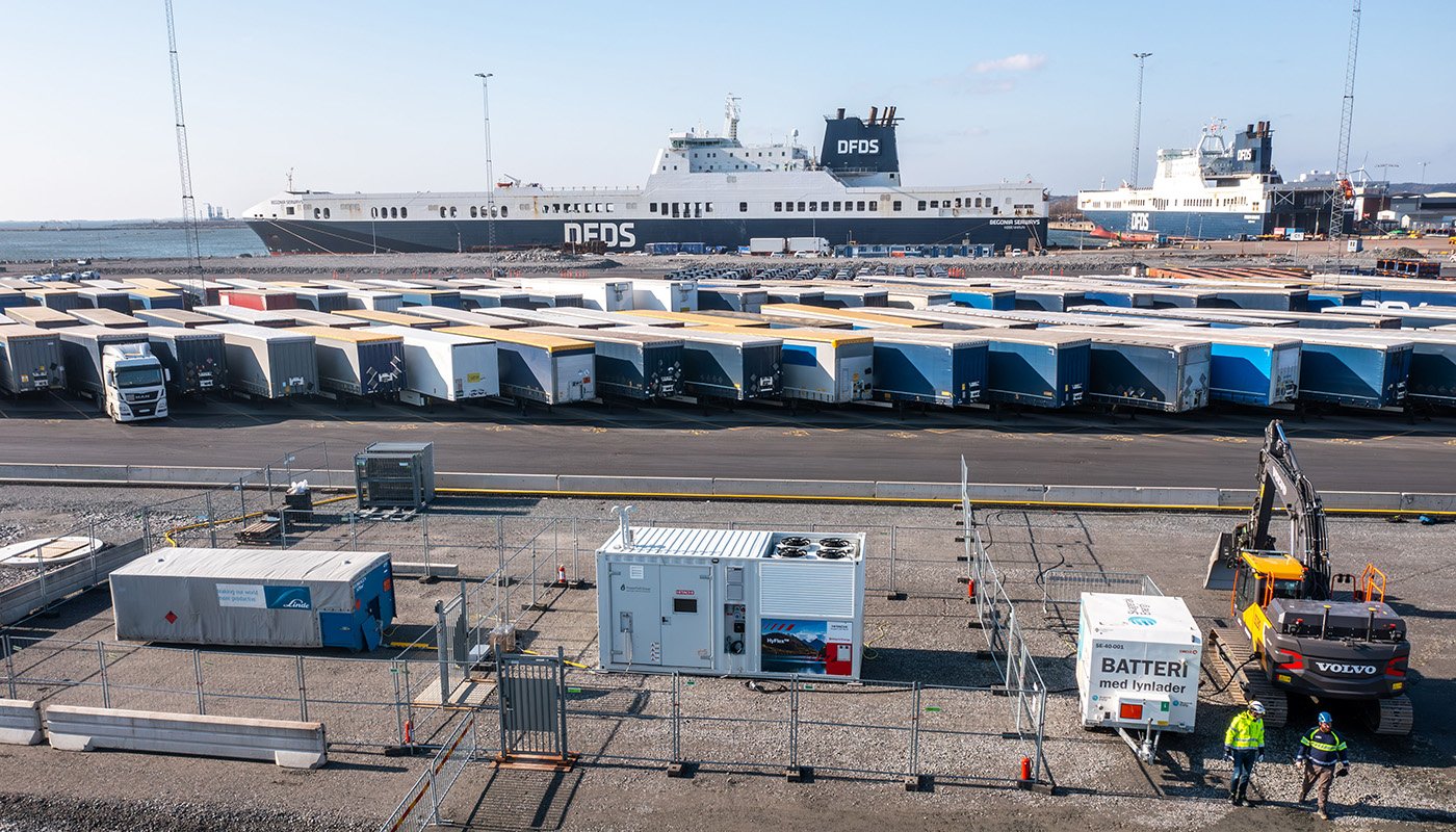 Vätgasgeneratorn i Göteborgs hamn är en plug- and playlösning på 1 MVA. Foto: Hitachi Energy.