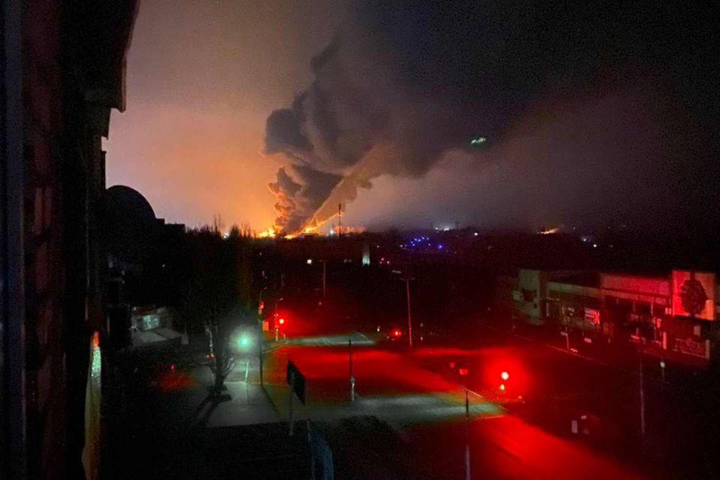 Bombattacker mot staden Mykolaiv i b&ouml;rjan av kriget. Foto: Naftogaz.