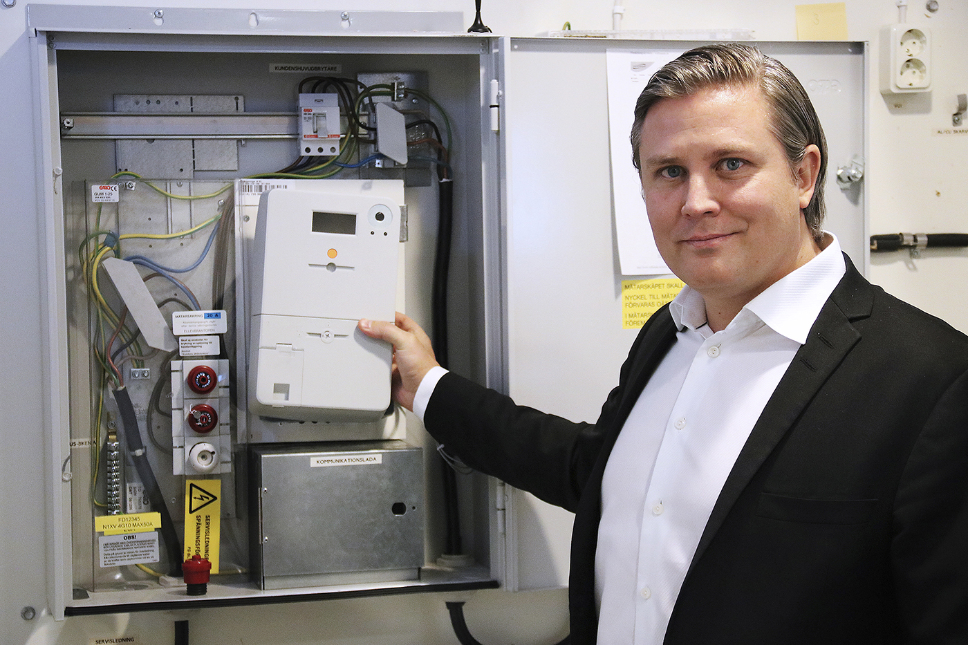 Johan Svensson är ansvarig för elmätarbytet på Ellevio. Totalt ska cirka en miljon mätare bytas. Foto: Ellevio