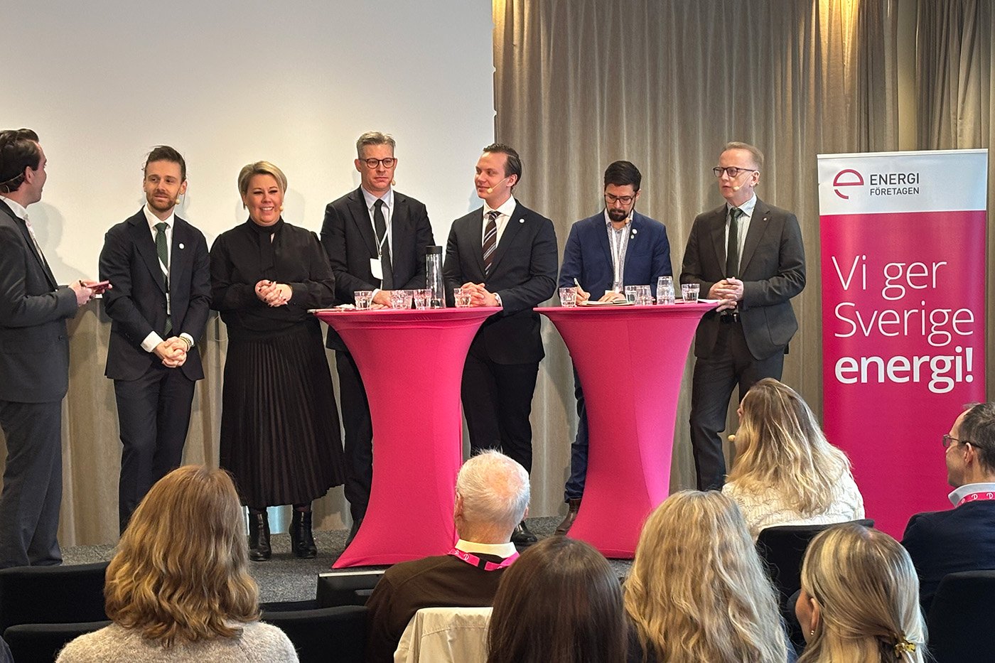 Politikerpanelen, fr v: Jesper Skalberg Karlsson (M), Camilla Brodin (KD), Anders Ådahl (C), Tobias Andersson (SD), Linus Lakso (MP) och Fredrik Olovsson (S).