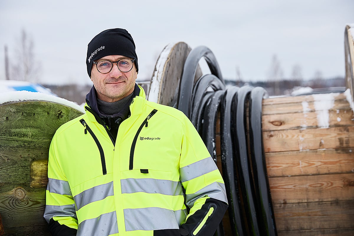 – Vi har sett till att de får öva på olika typer av kablar och skarvar, säger Erik de Pablos, affärsansvarig på Edugrade