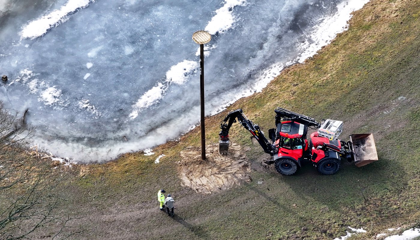En av de nya boplatserna f&ouml;r de sk&aring;nska storkarna. Foto: Foto: Pontus Ferneman/Eon.