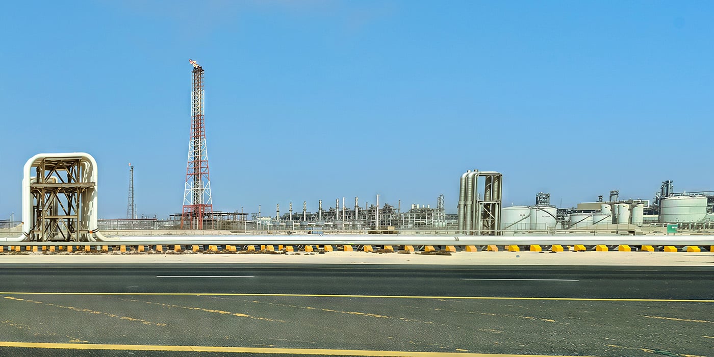 Den stora LNG-anläggningen Ras Laffan i Qatar attackerades och har till stor del förstörts av iranska drönare under kriget. Foto: Shutterstock.