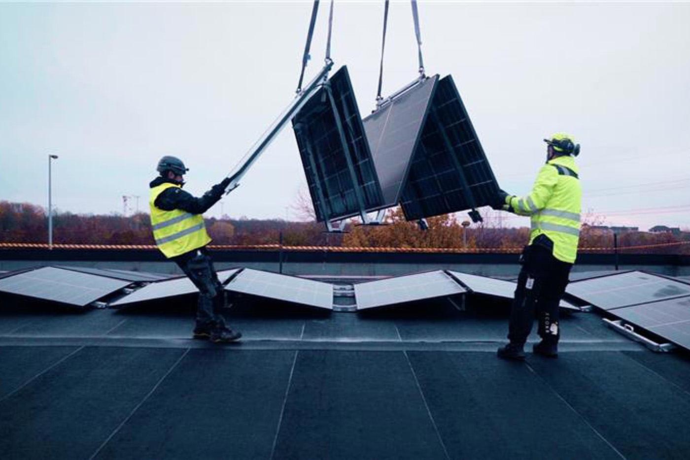 Ecokrafts prefabricerade solcellstak. Foto: Svensk solenergi.