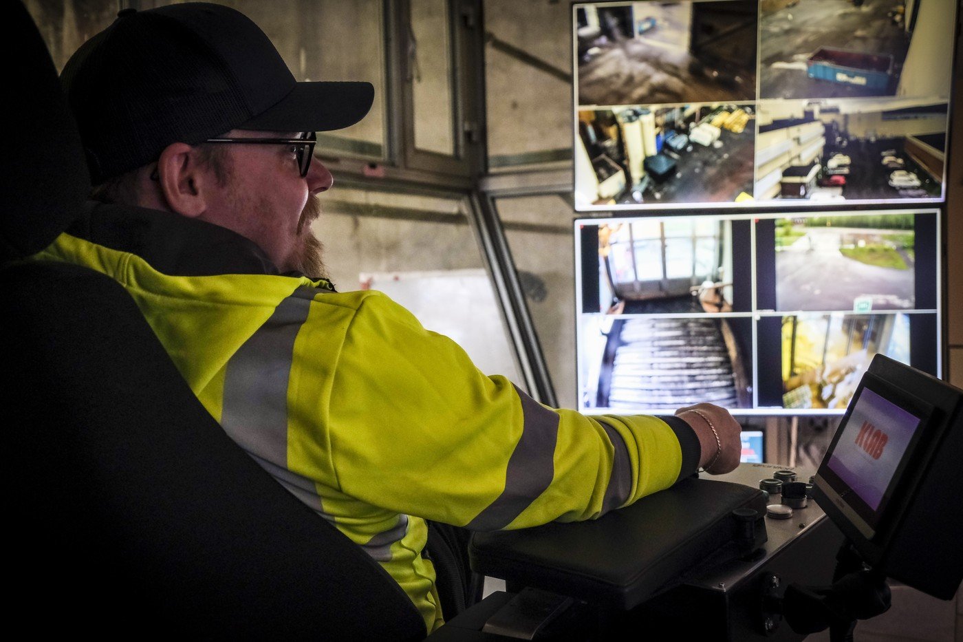 Arbete inne i kraftv&auml;rmeverket i Kiruna. 