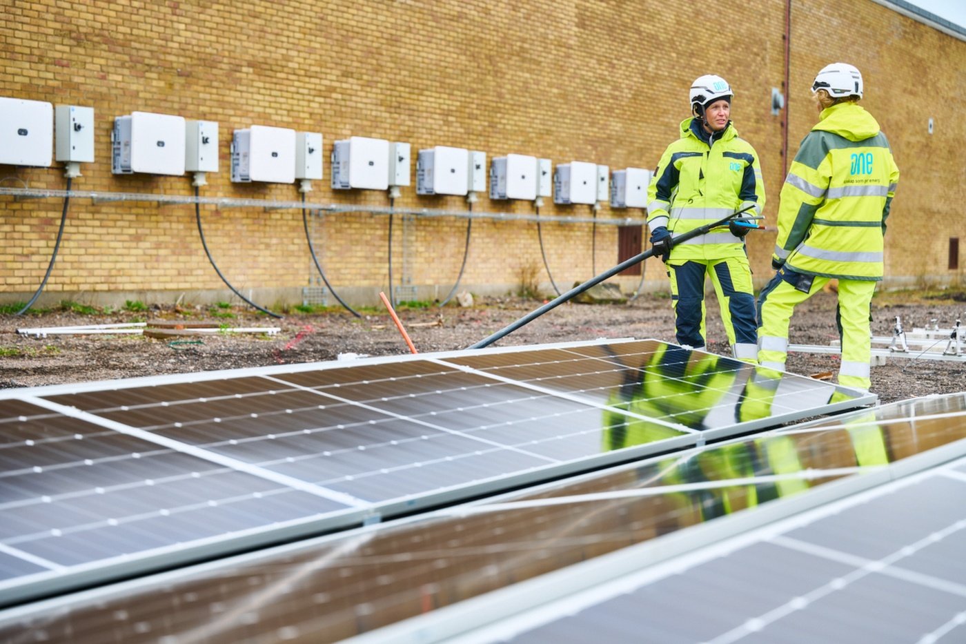 Installation av solceller.