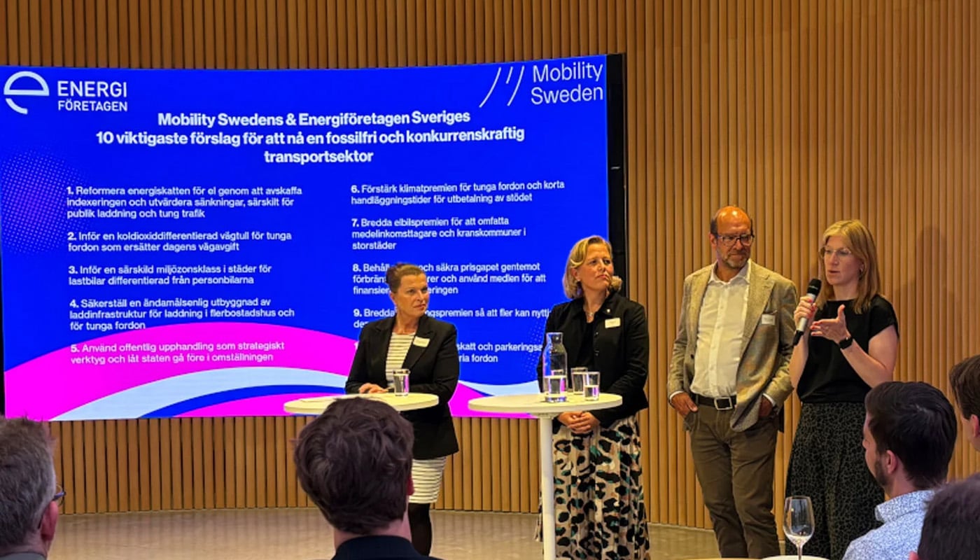 N&aring;gra av deltagarna under Energif&ouml;retagens event: Annika Viklund, Vattenfall, Emilia K&auml;ck, Scania, Claes Jerveland, Volkswagen och Elin Tibell, Fortum.