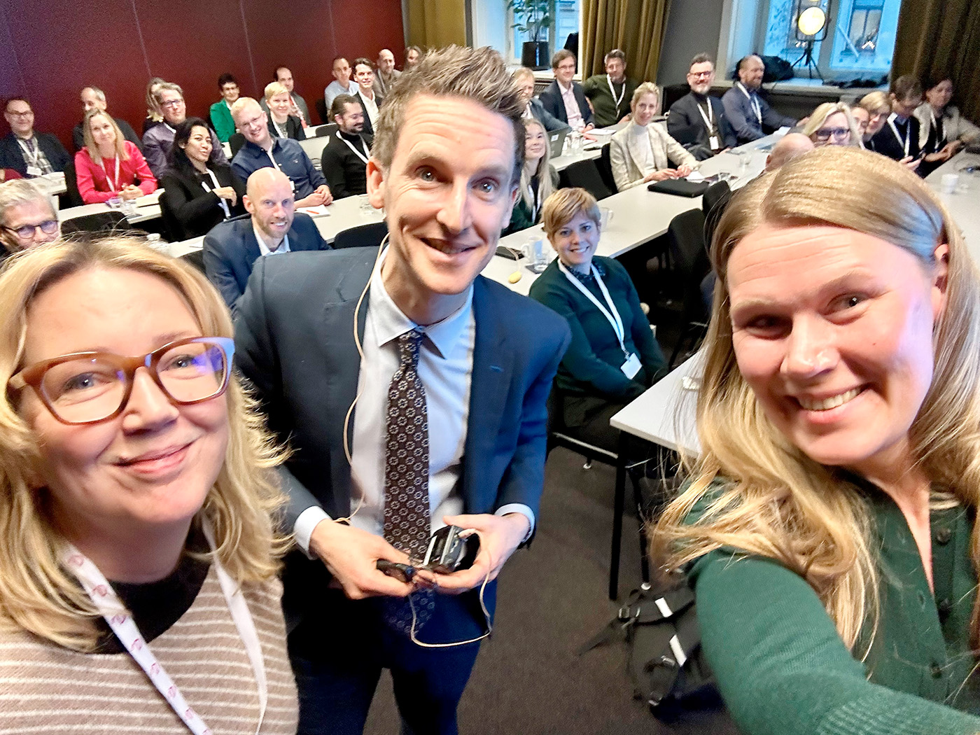Cillian O’Donoghue, Eurelectrics policychef, träffar Julia Lindholm och Sara Emanuelsson på Energiföretagen under ett av många möten..