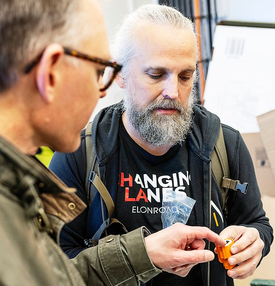 Kim Malmberg Svedmark från företaget Elonroad är den tekniska hjärnan bakom energiväxeln.