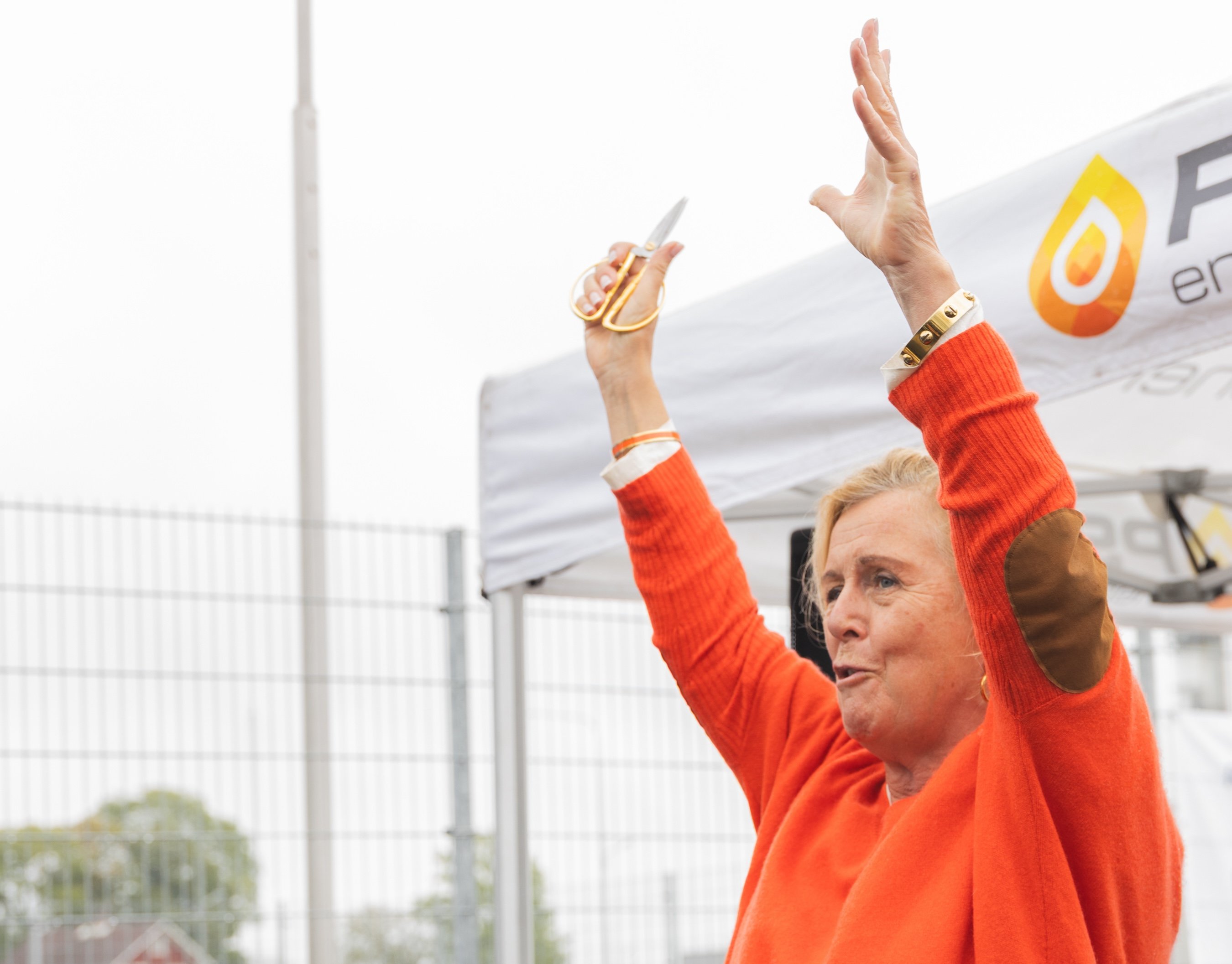Landshövding Maria Arnholm klippte bandet på invigningen av Strandmöllens och PS Energis anläggning i Ljungby.