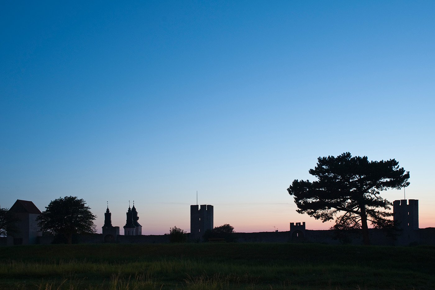 Visby i mörker. Foto: Istock.