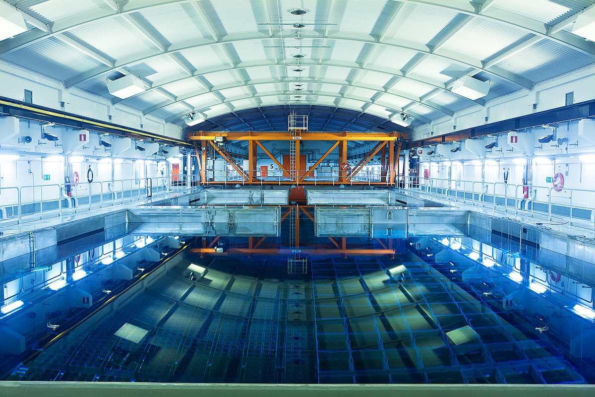 I SKB:s mellanlager Clab i Oskarshamn förvaras 8 000 ton använt kärnbränsle. Bränslet ska ligga här i 30 år innan det ska skickas vidare till slutförvaret.