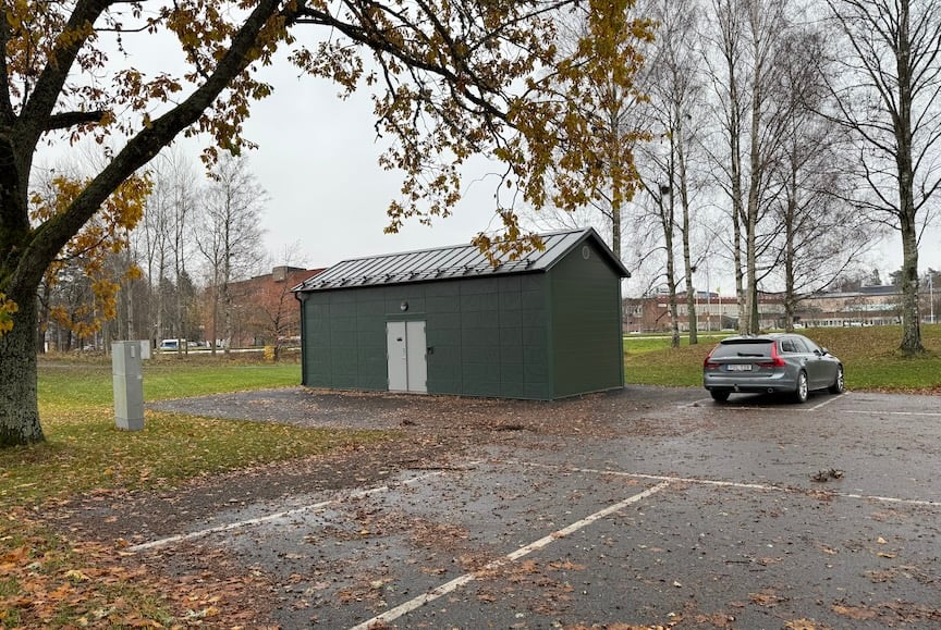 Tryckstegringsstation vid den nya ledningen.