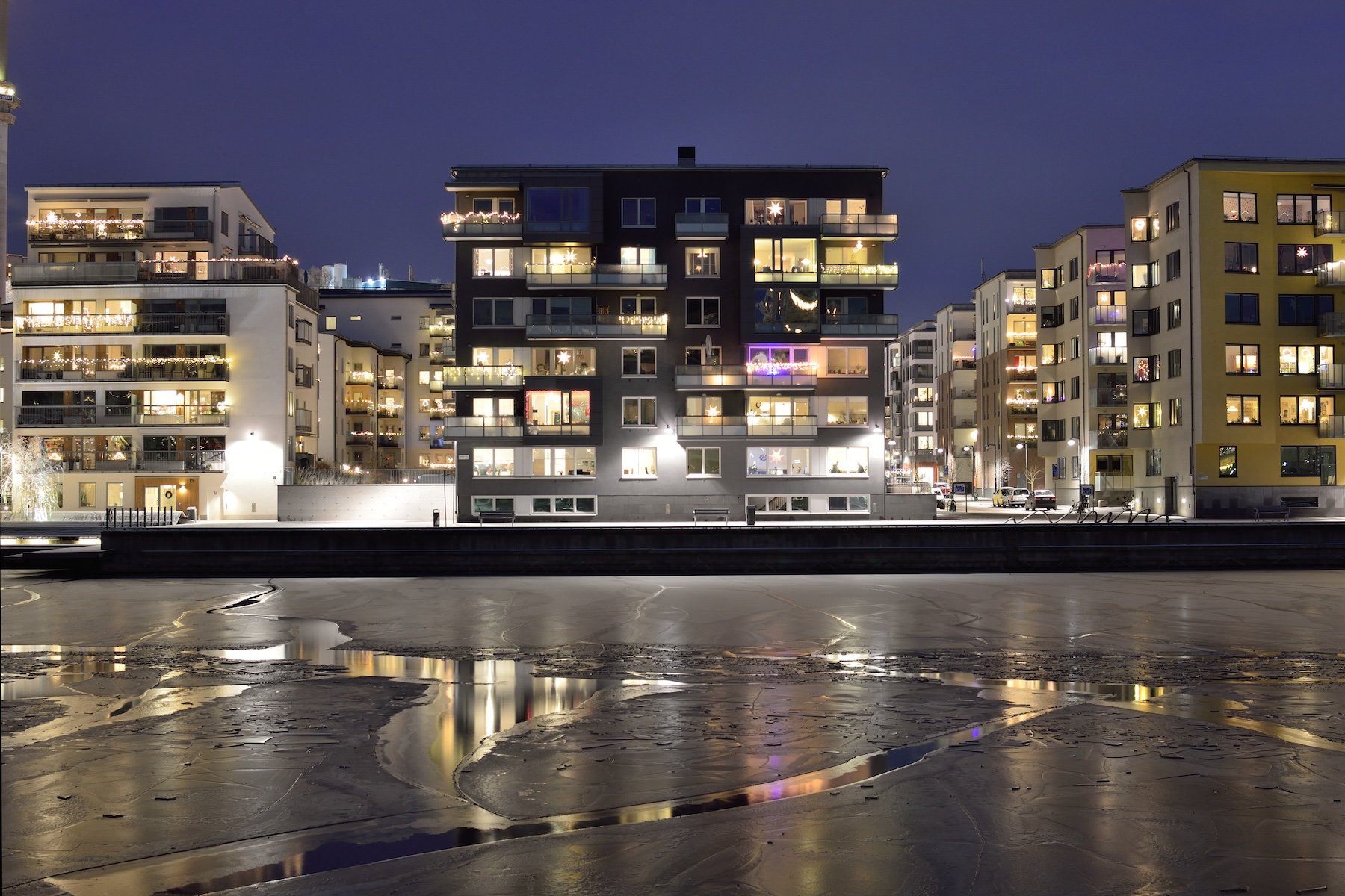 M&aring;nga bostadsr&auml;ttsf&ouml;reningar har l&aring;g kunskap om vilka v&auml;rmel&ouml;sningar som finns. Foto: Mostphotos.