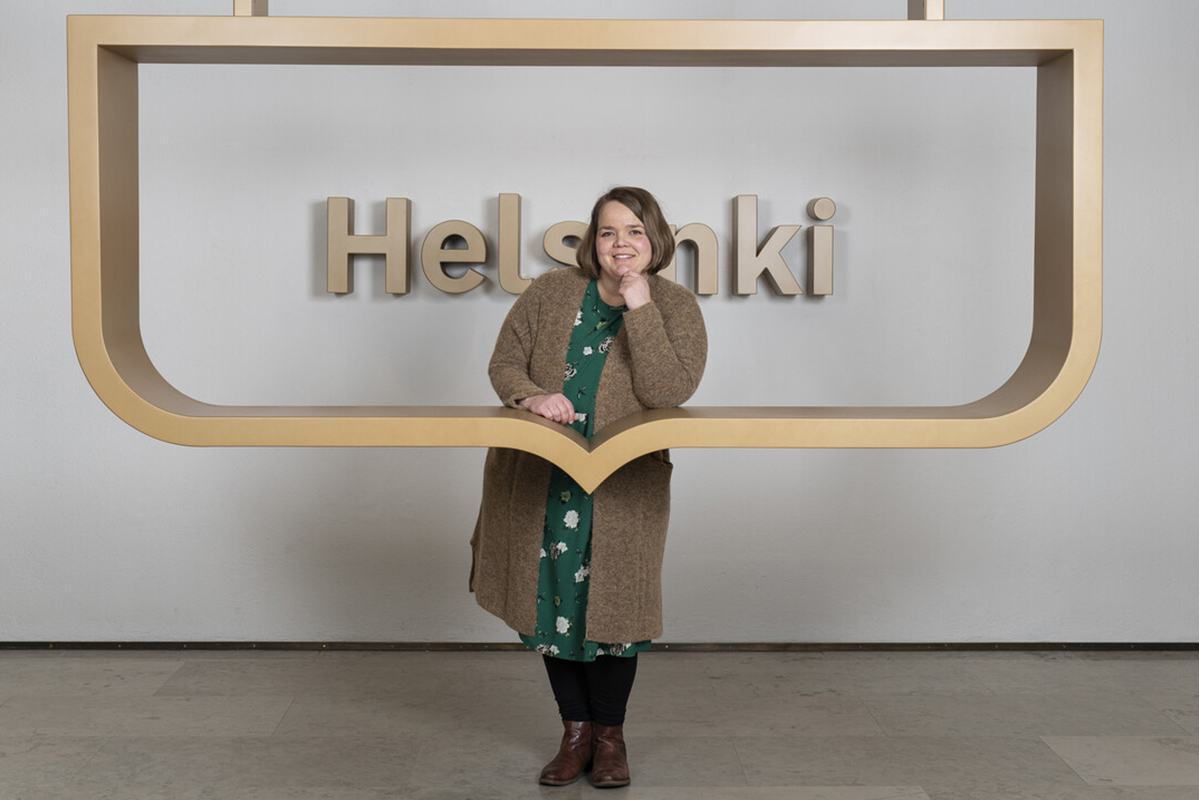 Laura Uuttu-Deschryvere, projektledare för Helsinki Energy Challenge. Foto: Sakari Röyskö.