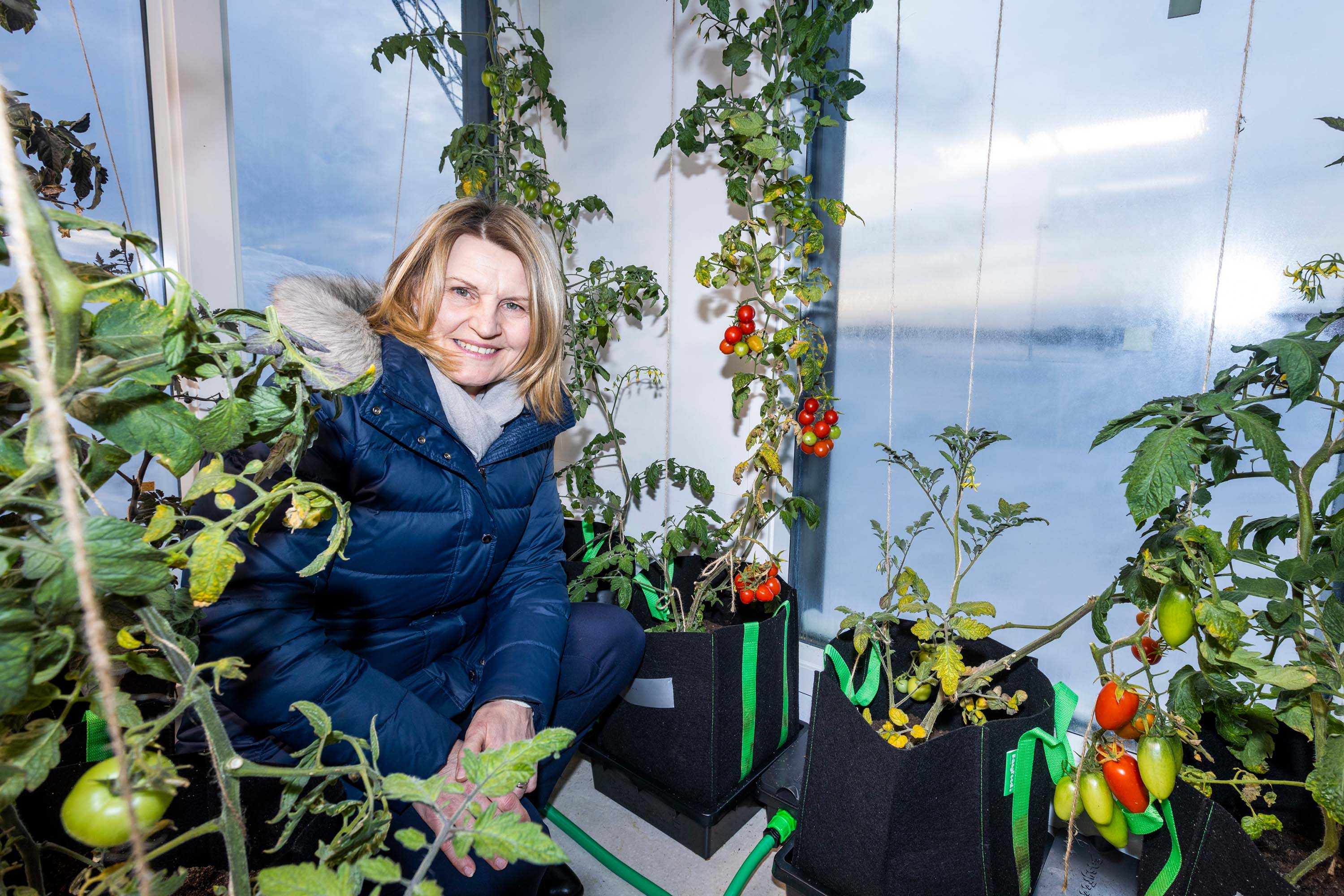 – Det här blir ytterligare ett sätt att testa hur man kan dra nytta av den lågvärdiga energin, säger Pirjo Estola, affärsutvecklare på Luleå Energi.  Foto: Pär Bäckström.