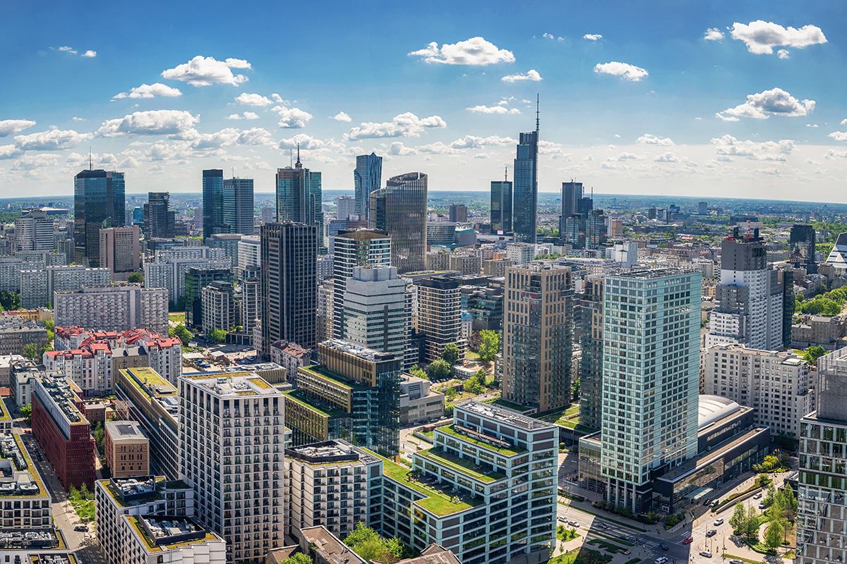 Centrala Warszawa. I Polen är fler än 16 miljoner invånare anslutna till fjärrvärme. Foto: Shutterstock.